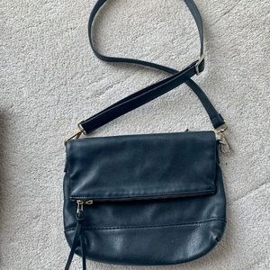 Black leather Roots purse